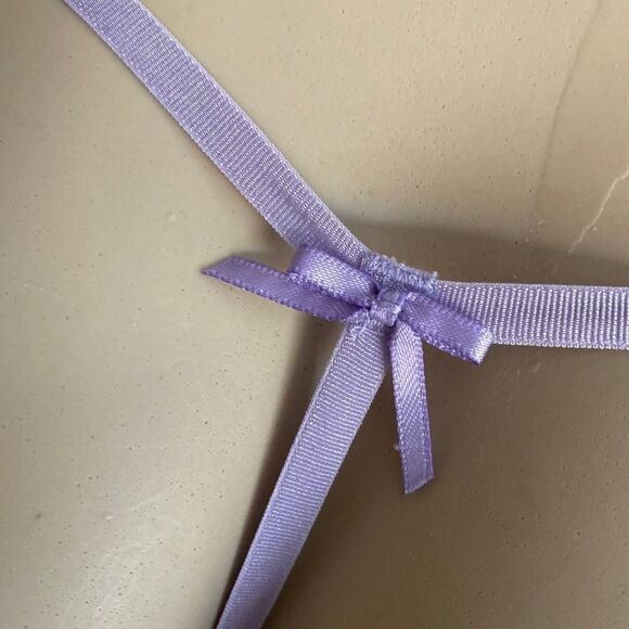 Victoria’s Secret Second Skin Satin V String thong panties S - Picture 2 of 4